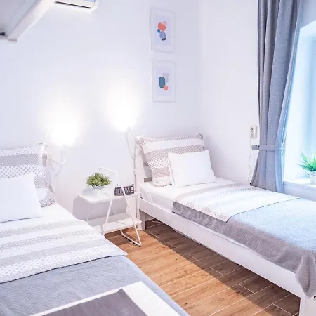 Charming Pinna Apartment Hvar Town